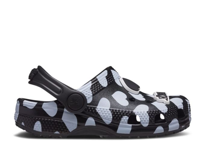 Awake NY x Classic Clog Kids „Zuhause ist, wo das Herz ist – Schwarz“