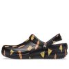 Crocs Bistro Graphic Clog Stilvolle, lässige schwarze Sandalen 204044-0FN