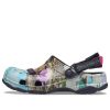 Crocs Classic All-Terrain Clog Desert Pattern Stilvolle, lässige Unisex-Sandalen in mehreren Farben, 207340-90H
