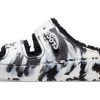Crocs Classic Cozzzy Marbled Sandalen „Schwarz Weiß“ 207907