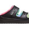 Crocs Classic Cozzzy Spray Dye Sandalen „Schwarz Multi“ 208046-0C4