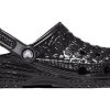 Crocs Classic Crocskin Clogs „Schwarz“ 209093-001
