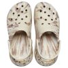 Crocs Classic Crush Marmorierter Clog „Bone Multi“ 208265-2Y3
