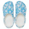 Crocs Classic Duke Print Clogs „Blau Weiß“ 210003-4OX