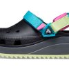 Crocs Classic Hiker Clog „Schwarz Blau Gelb“ 206772-0C4