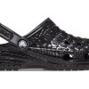 Crocs Classic Metallic Crocskin Clogs „Schwarz“ 209093-040