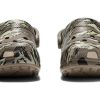 Crocs Classic Printed Camo Clogs „Braun“ 894825