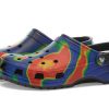 Crocs Classic Solarized Clogs „Blau Orange“ 207556-089