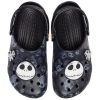 Crocs Disney x Klassischer Clog „Der Albtraum vor Weihnachten“ 206912-90H