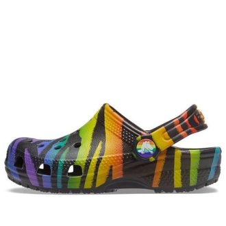 Crocs (GS) Classic Seasonal Print Clogs „Schwarz Multi“ 207345-0C4