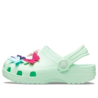 Crocs (GS) Klassische Clogs mit Schmetterlingsanhänger „Mint“ 206179-3TI