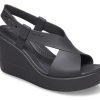 Crocs (WMNS) Brooklyn Cozy rutschfeste Sport-Sandalen in Schwarz 206222-060