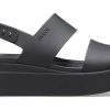 Crocs (WMNS) Brooklyn Freizeitsandalen mit dicker Sohle, Schwarz, 206453-060