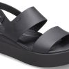 Crocs (WMNS) Brooklyn Freizeitsandalen mit dicker Sohle, Schwarz, 206453-060