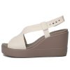 Crocs (WMNS) Brooklyn Lightweight Cement Gray Sandalen „Grau“ 206222-16T