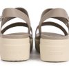 Crocs (WMNS) Brooklyn Sandalen mit dicker Sohle, Grau, 206453-15W