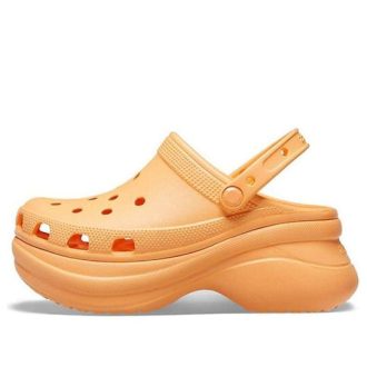 Crocs (WMNS) Classic Clog Retro Crocs Dicke Sohle Orange Kleine Walsandalen 206302-801