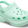 Crocs (WMNS) Classic Clog Retro Sandalen mit dicker Sohle, Mintgrün, 206302-3TI