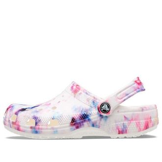Crocs (WMNS) Classic Tie Dye Graphic Clog „Granat & Multi“ 205453-6TS