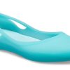 Crocs (WMNS) Flache eisblaue Sandalen 16265-4DJ