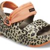 Crocs (WMNS) Hiker Xscape Animal Sandalen „Khaki Leopard“ 208611-2BY