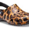 Crocs (WMNS) Klassische Clogs mit Tierdruck, Strandsandalen, Leopardenmuster, 206676-90L