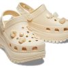 Crocs (WMNS) Mega Crush Shell and Pearls Clogs „Beige“ 209287