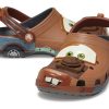 Crocs x Cars Klassischer Clog „Mater“ 209371-0DA